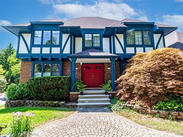 22577 Shadowglen Drive, Farmington Hills, Mi 48335