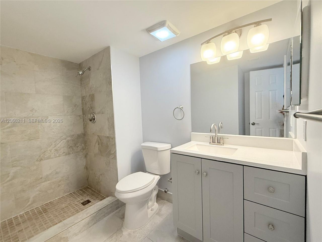 16511 Blatt Blvd , Unit 203, Weston, FL 33326 Photo