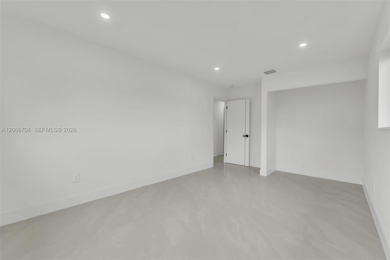 2600 NW 205th St, Miami Gardens, FL 33056 Photo