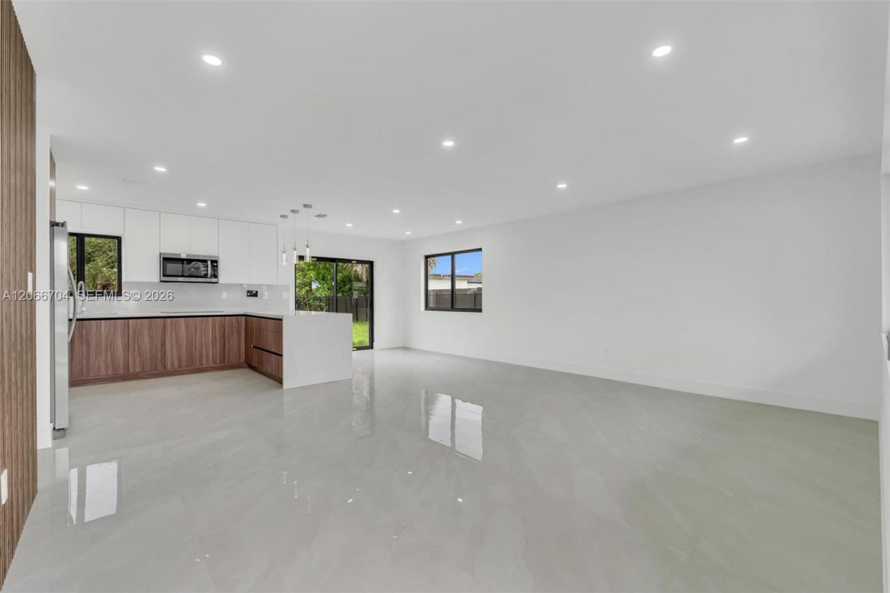 2600 NW 205th St, Miami Gardens, FL 33056 Photo