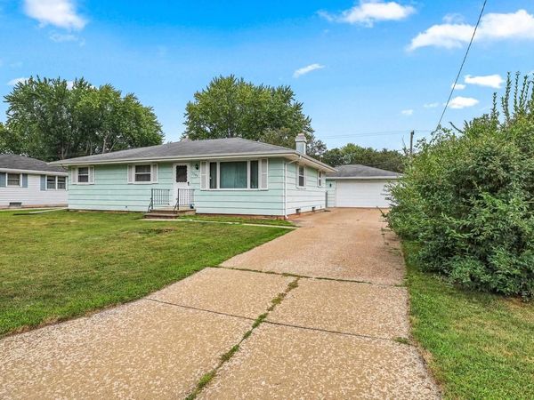 1146 HONEYSUCKLE LANE, Neenah, WI 54956