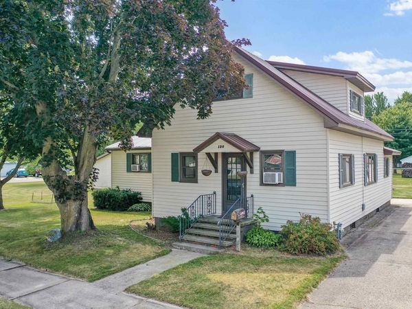 120 5TH STREET, Oconto, WI 54153