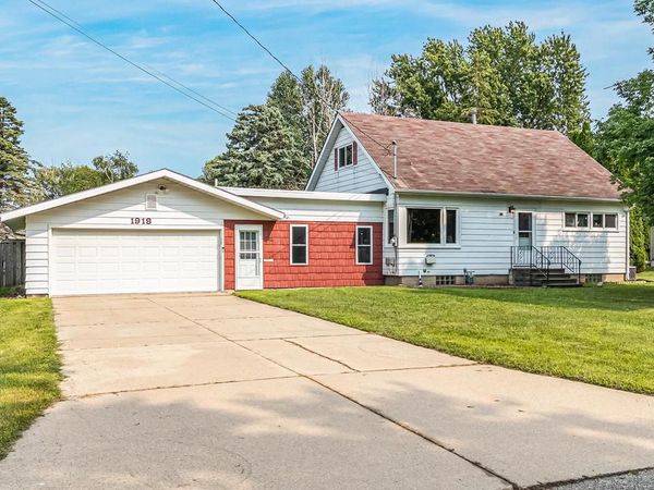 1918 ALASKA STREET, Oshkosh, WI 54902