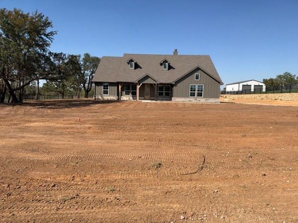 205 Oak Grove Way, Springtown, TX 76082