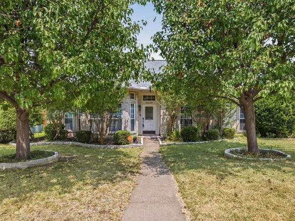 1517 Palisades Drive , Carrollton, TX 75007