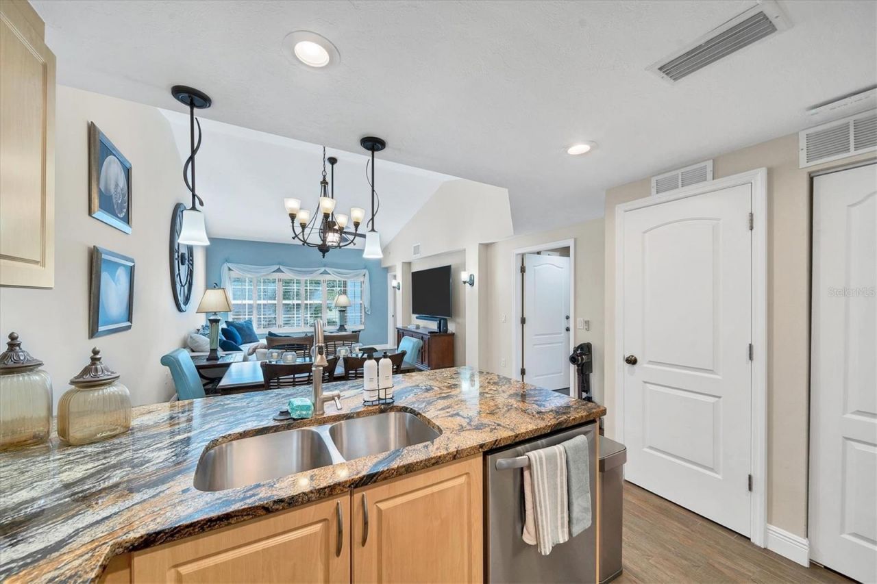 3401 54th Drive W, Unit 202, Bradenton, FL 34210 Photo