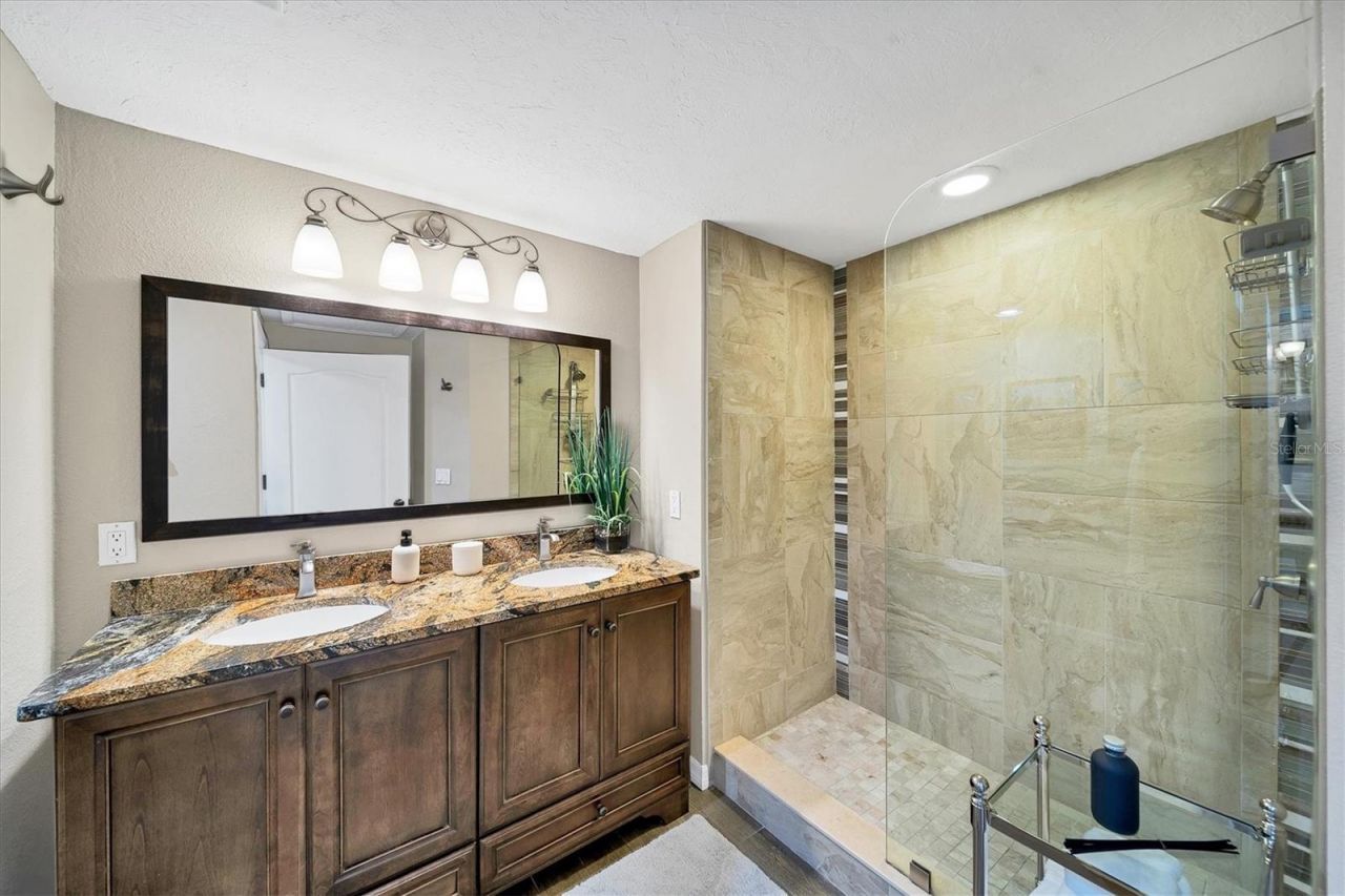 3401 54th Drive W, Unit 202, Bradenton, FL 34210 Photo