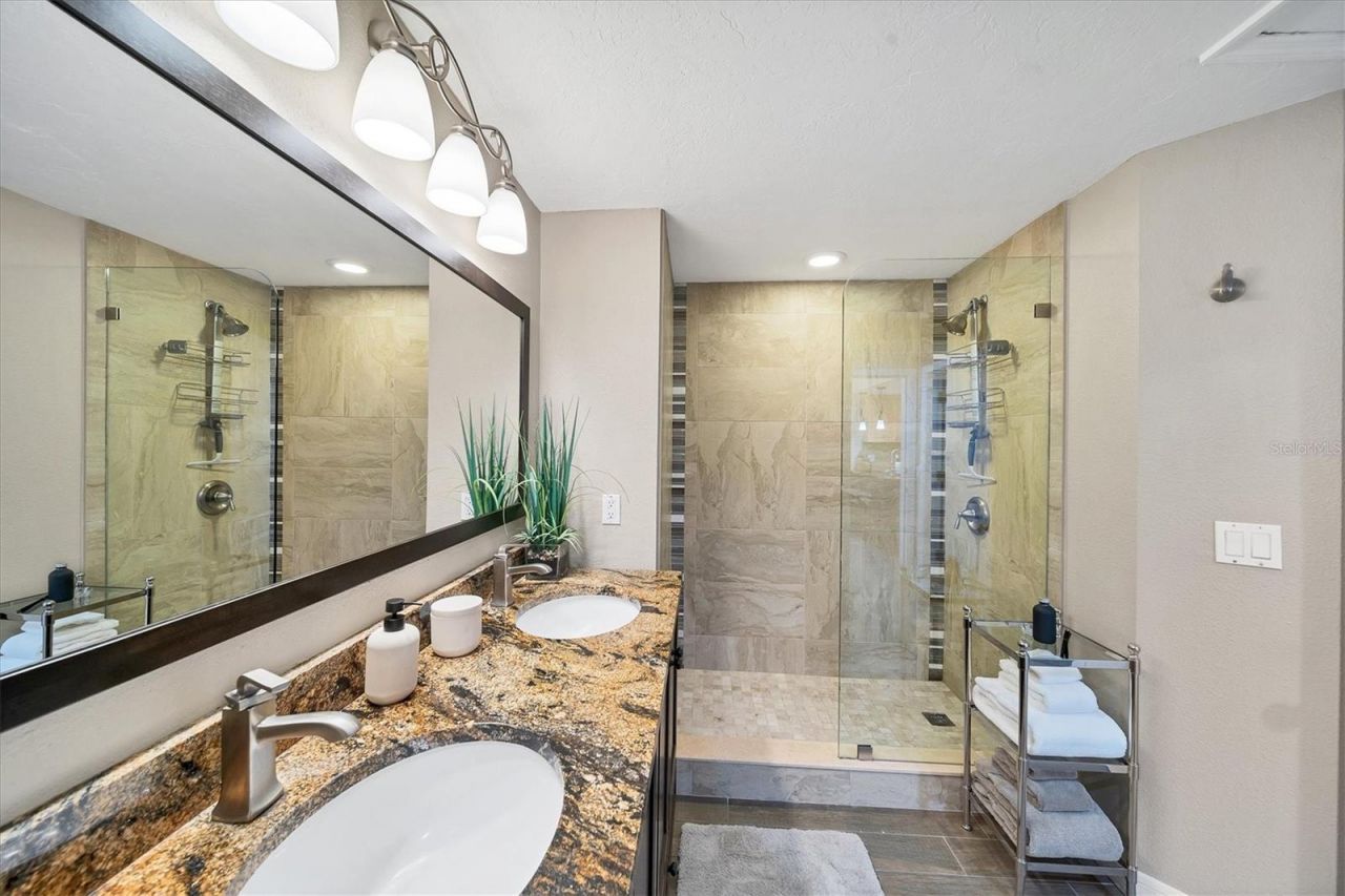3401 54th Drive W, Unit 202, Bradenton, FL 34210 Photo