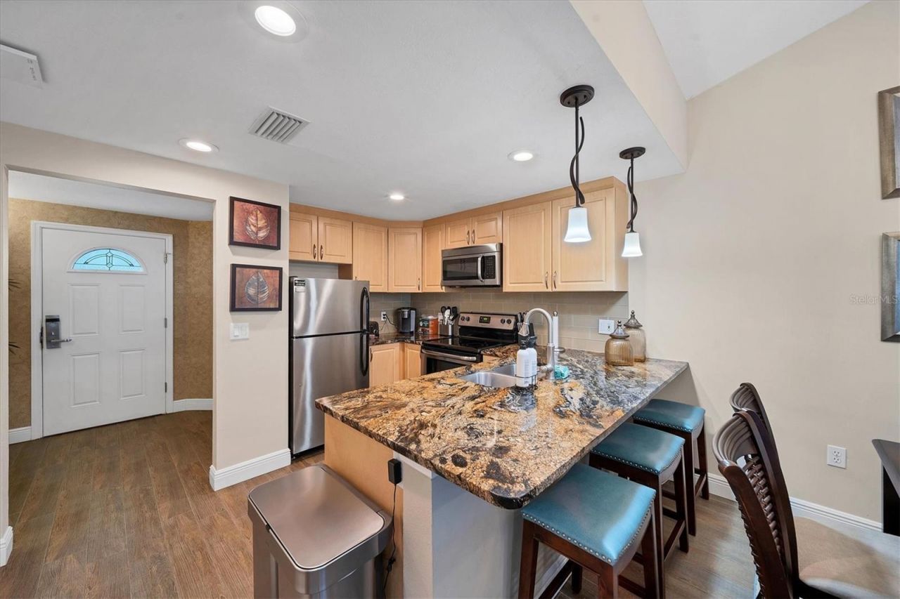 3401 54th Drive W, Unit 202, Bradenton, FL 34210 Photo