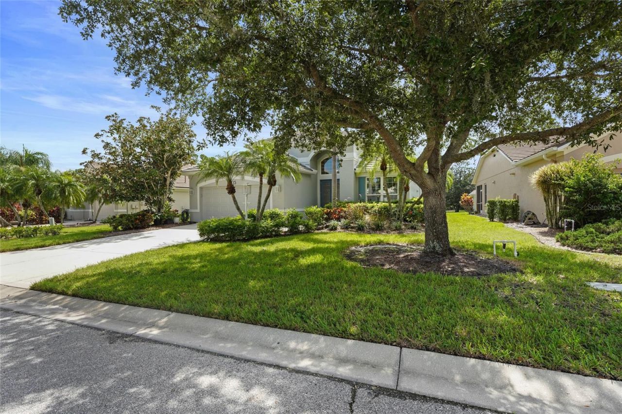 8415 Whispering Woods Court, Bradenton, FL 34202 Photo