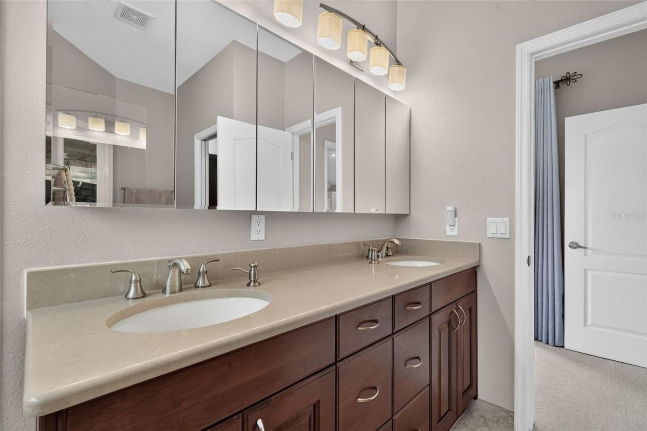 8415 Whispering Woods Court, Bradenton, FL 34202 Photo