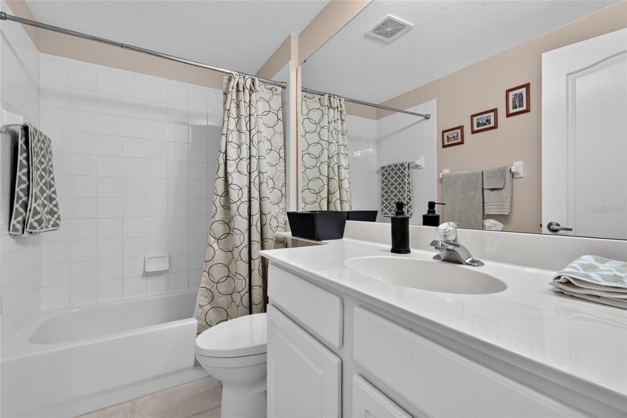 8415 Whispering Woods Court, Bradenton, FL 34202 Photo