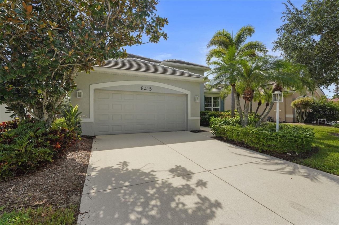 8415 Whispering Woods Court, Bradenton, FL 34202 Photo