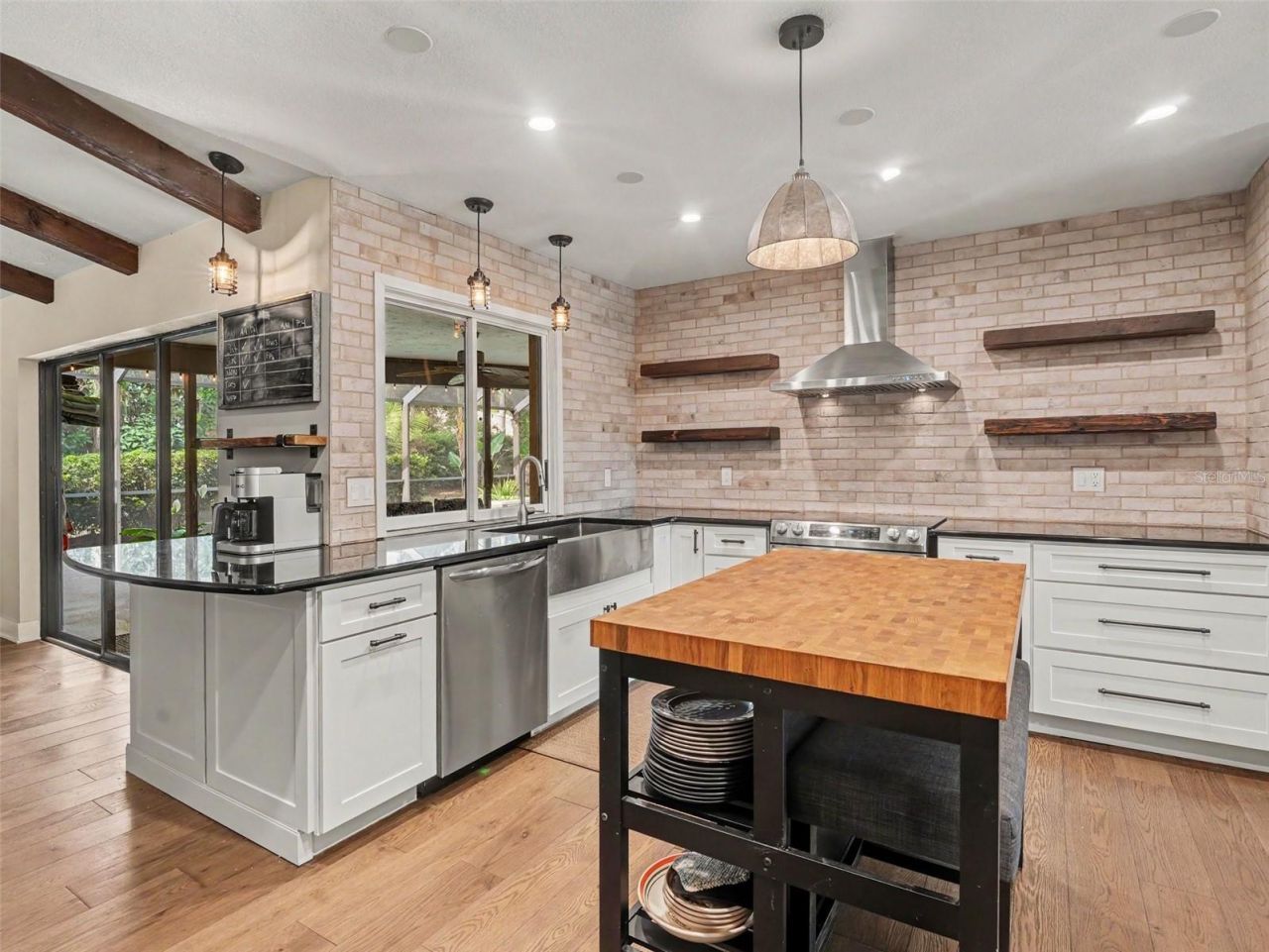 3911 Country View Cir, Sarasota, FL 34233 Photo
