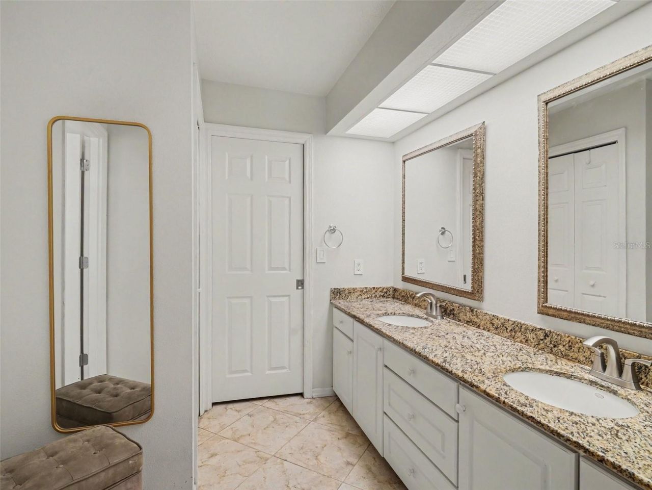 3911 Country View Cir, Sarasota, FL 34233 Photo