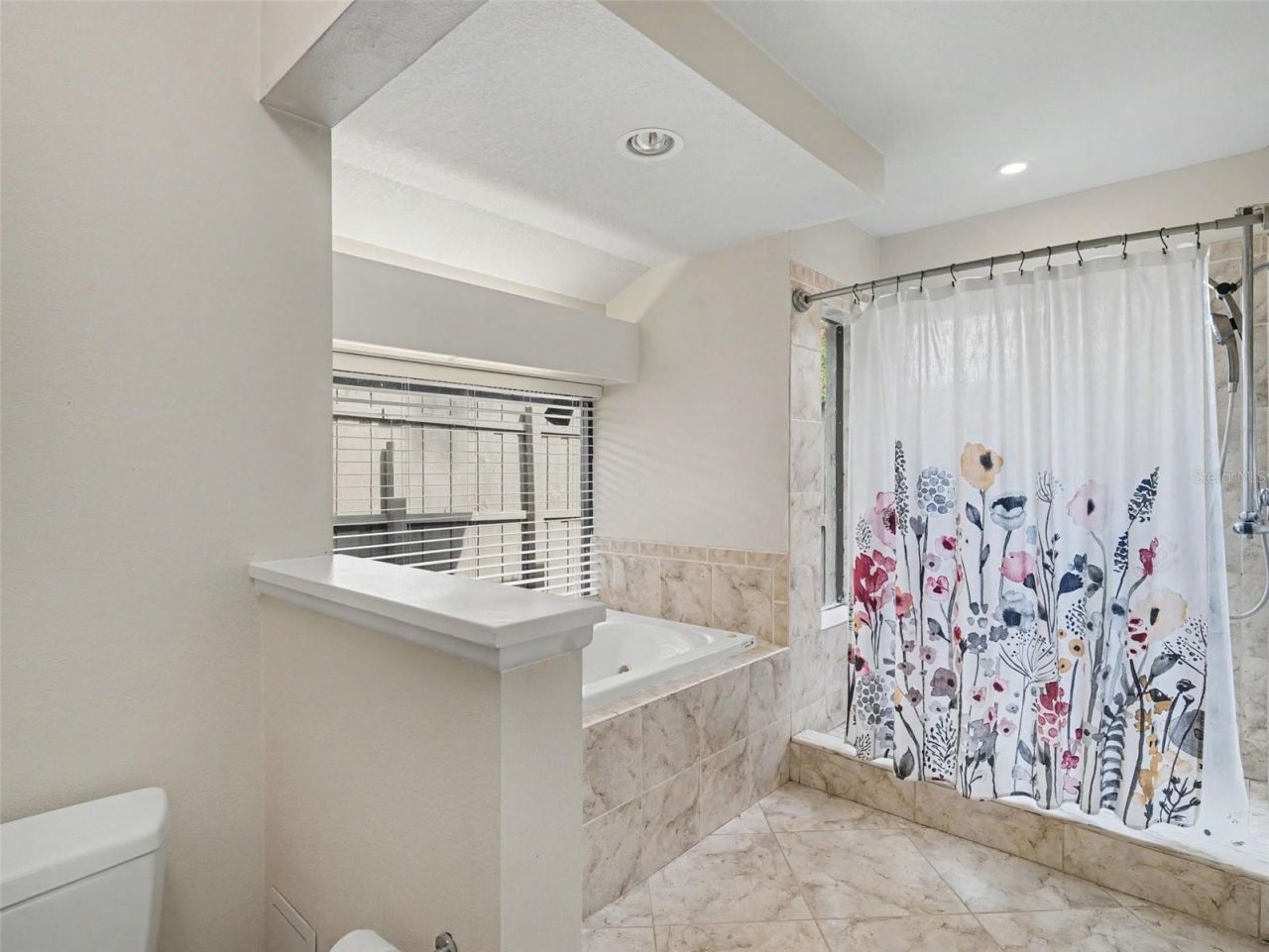 3911 Country View Cir, Sarasota, FL 34233 Photo