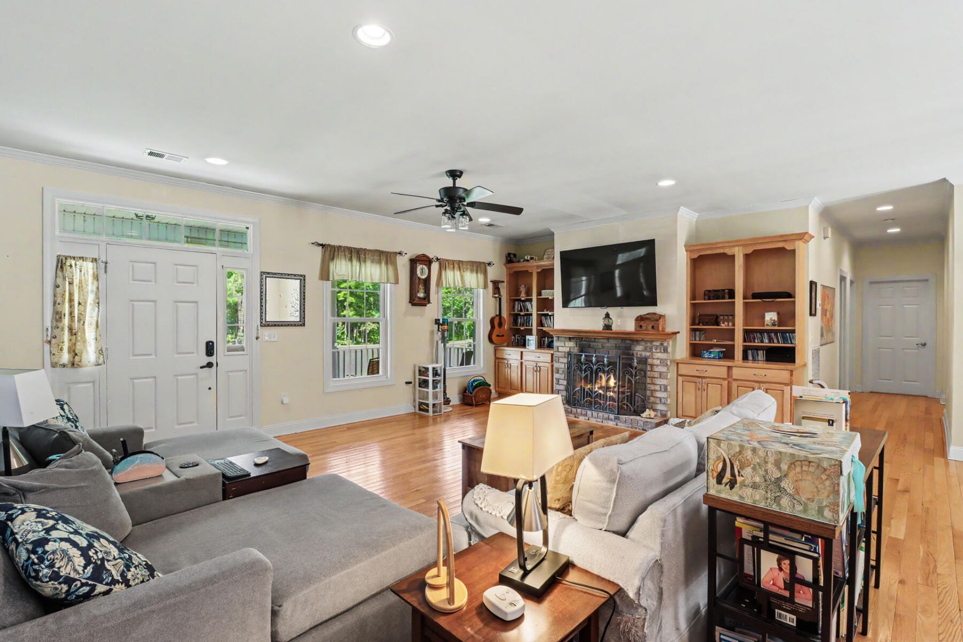151 Poplar Creek Drive Photo 13