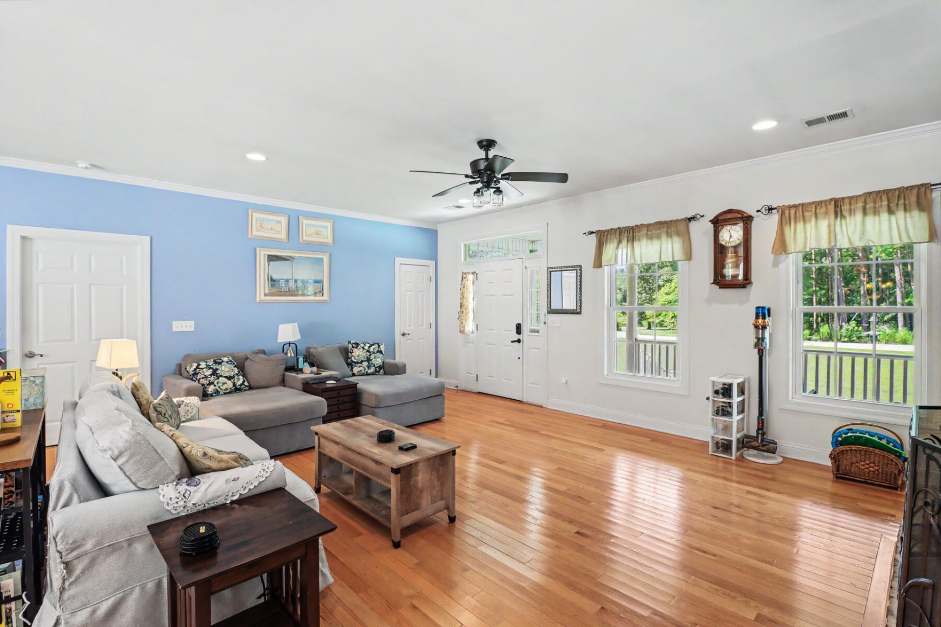 151 Poplar Creek Drive Photo 14