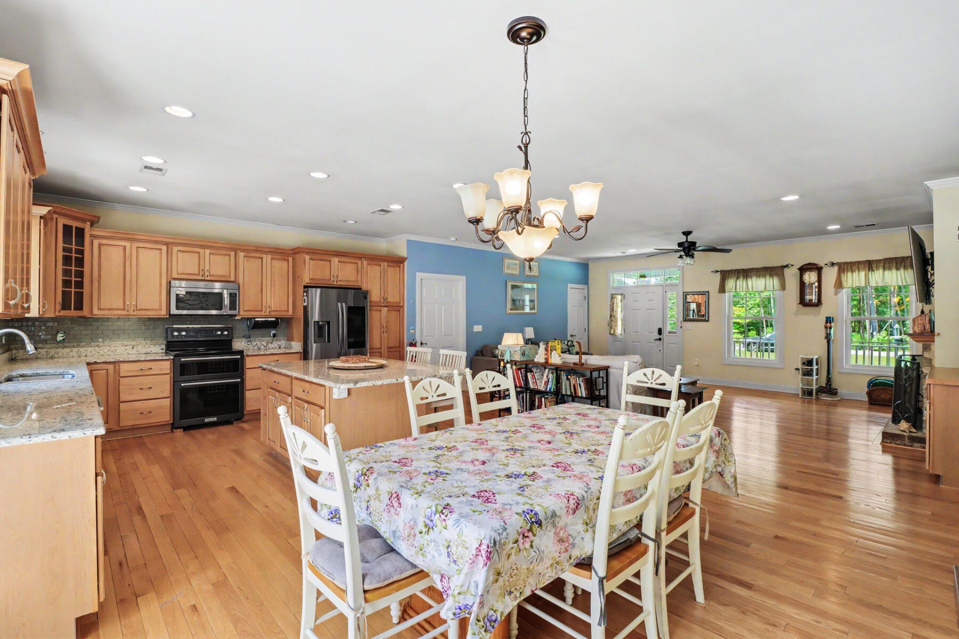 151 Poplar Creek Drive Photo 15