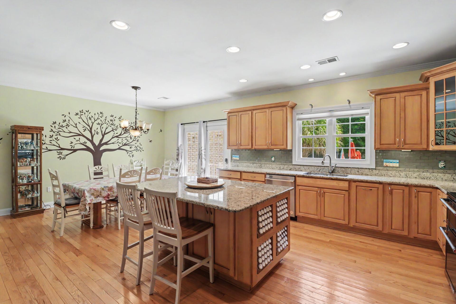151 Poplar Creek Drive Photo 18