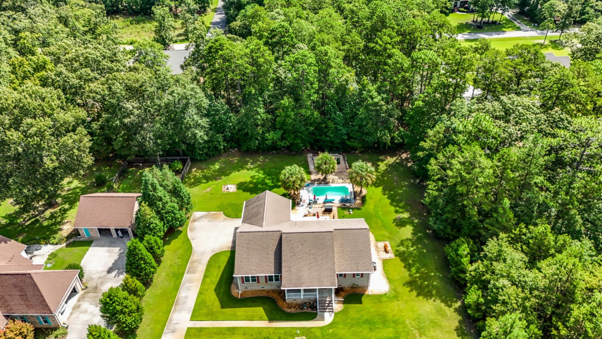 151 Poplar Creek Drive Photo 4