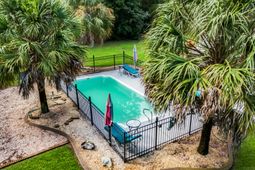 151 Poplar Creek Drive photo 4