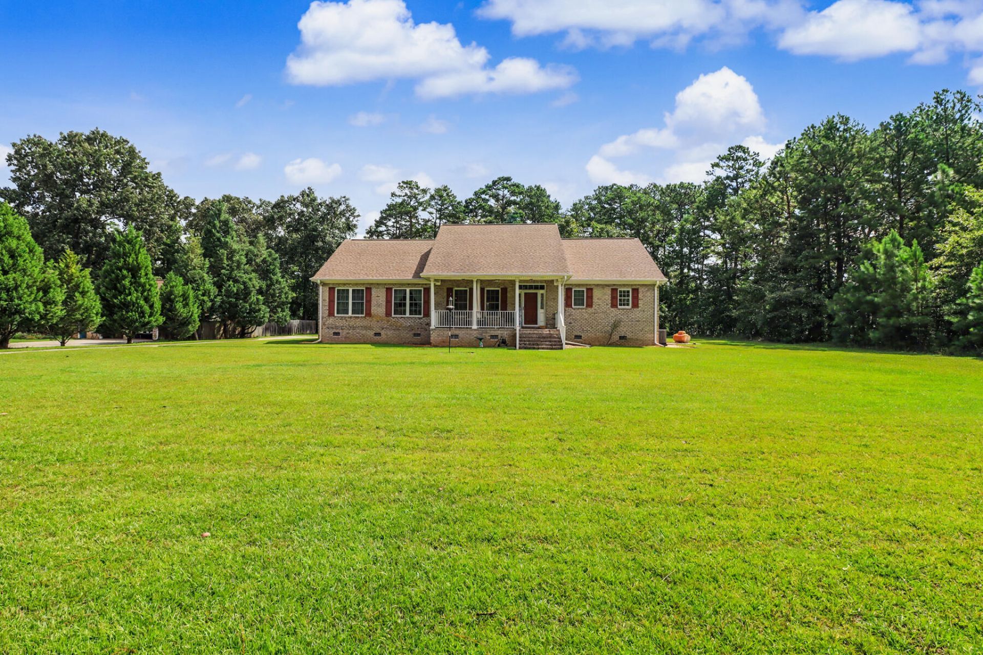 151 Poplar Creek Drive Photo 7