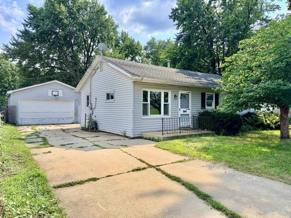 1111 EVANS Avenue, MACHESNEY PARK, IL 61115