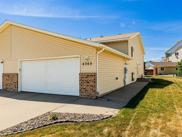 4745 Townsite Place S, Fargo, ND 58104