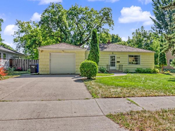 1526 6th Street S, Fargo, ND 58103