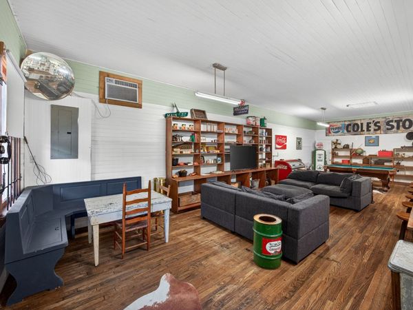 11710 Nashville Hwy , Baxter, TN 38544