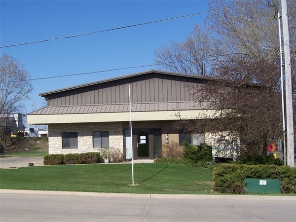 1910 St Andrews Court NE, Cedar Rapids, IA 52402