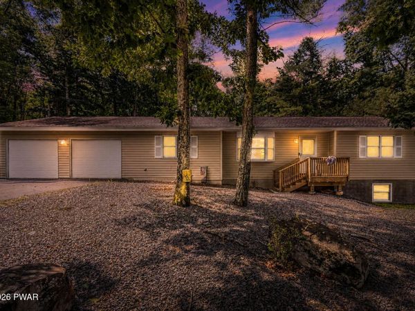 124 Claudine Lane, Dingmans Ferry, PA 18328