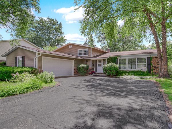 3010 N Kennicott Avenue , Arlington Heights, IL 60004