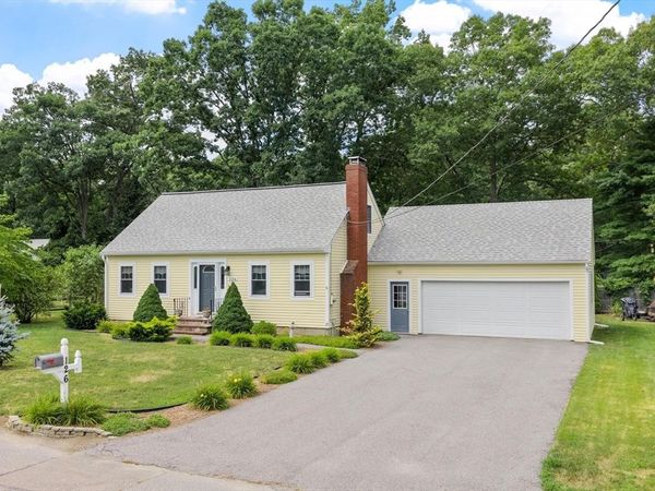 126 Oak Ridge Dr, Ayer, MA 01432