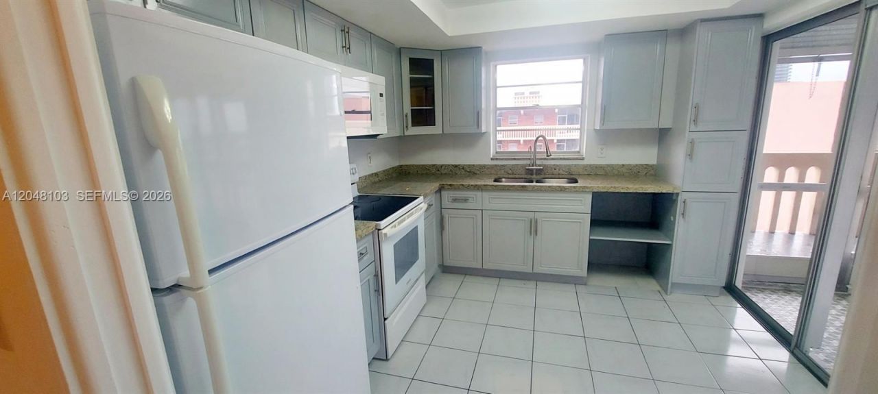 200 NE 12th Ave , Unit 3E, Hallandale Beach, FL 33009 Photo