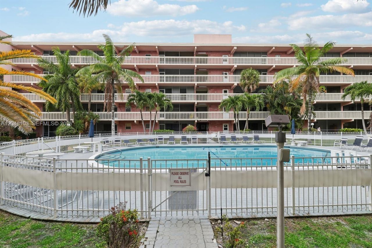 200 NE 12th Ave , Unit 3E, Hallandale Beach, FL 33009 Photo