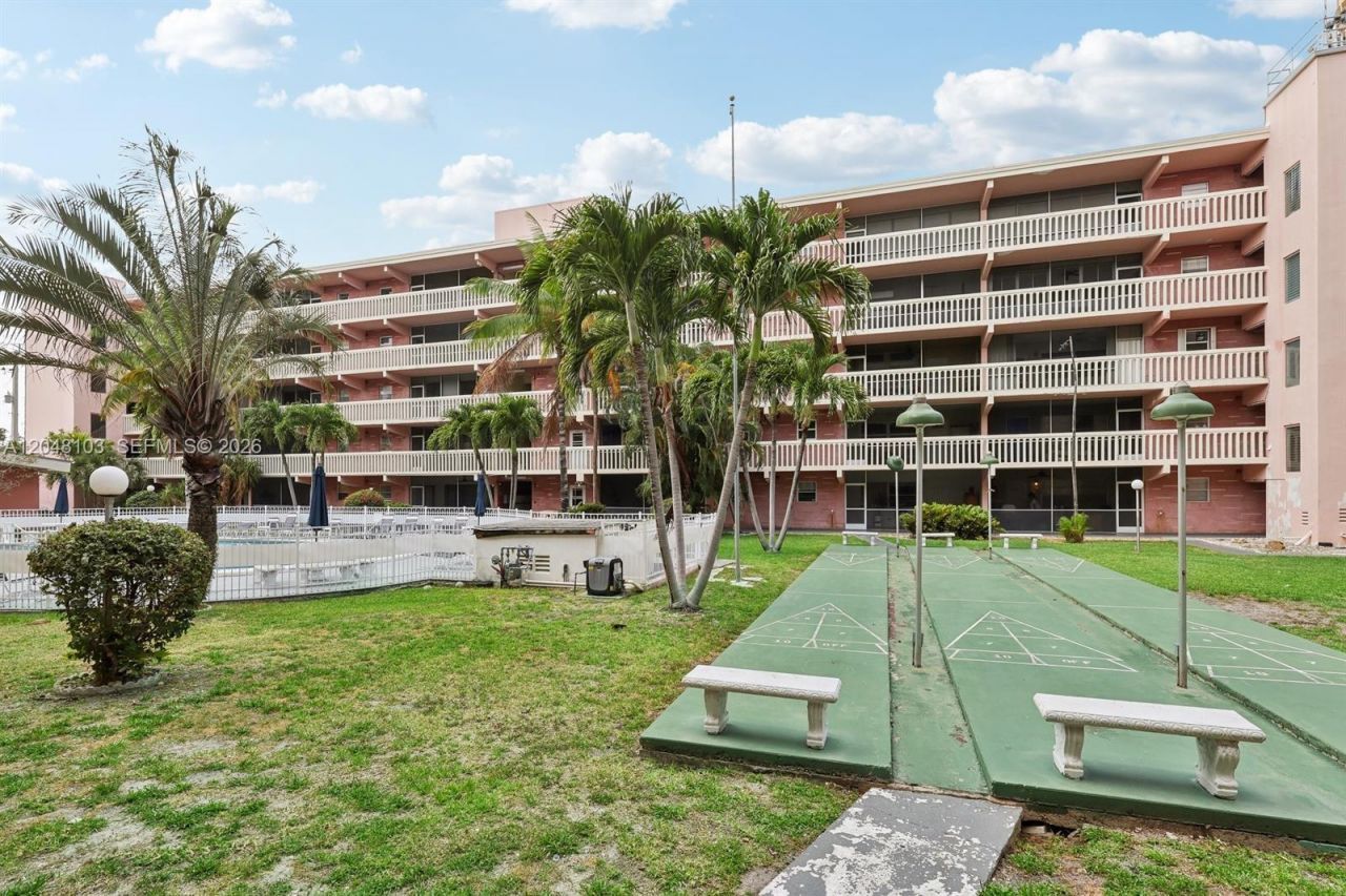 200 NE 12th Ave , Unit 3E, Hallandale Beach, FL 33009 Photo