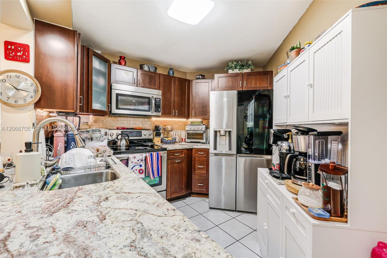 10245 NW 9th St Cir , Unit 102-9, Miami, FL 33172 Photo