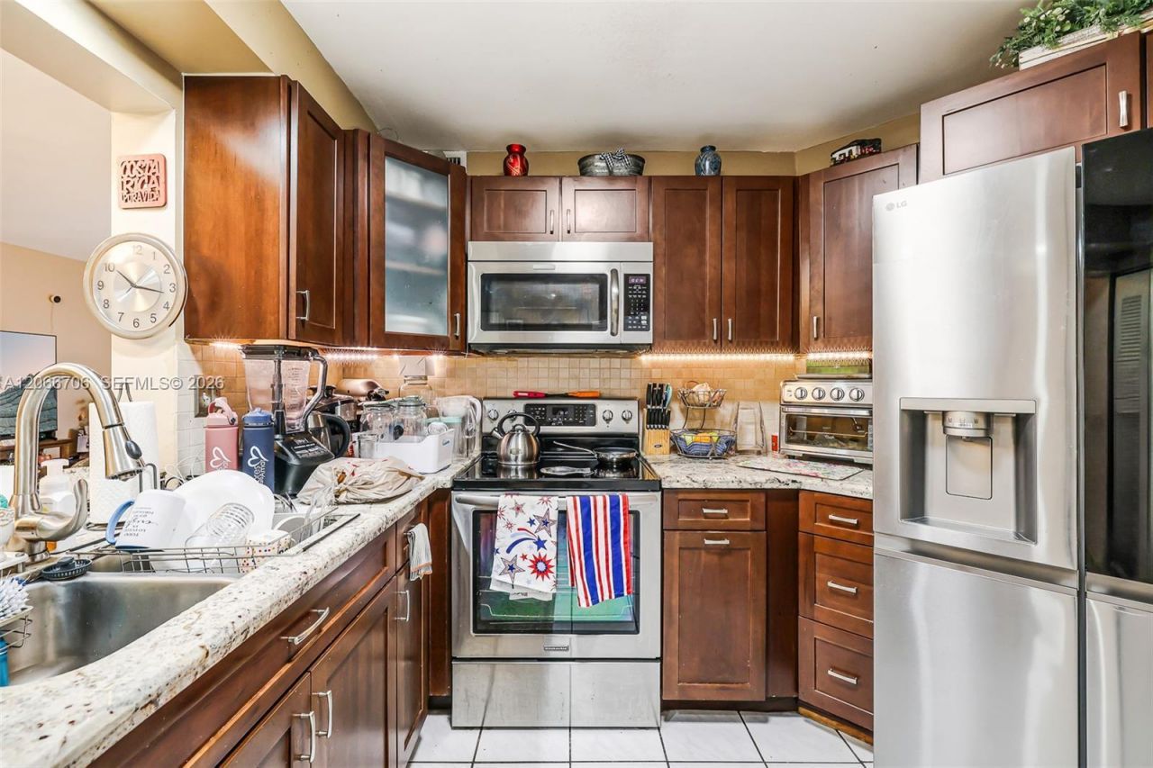 10245 NW 9th St Cir , Unit 102-9, Miami, FL 33172 Photo