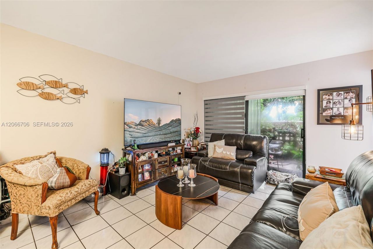 10245 NW 9th St Cir , Unit 102-9, Miami, FL 33172 Photo