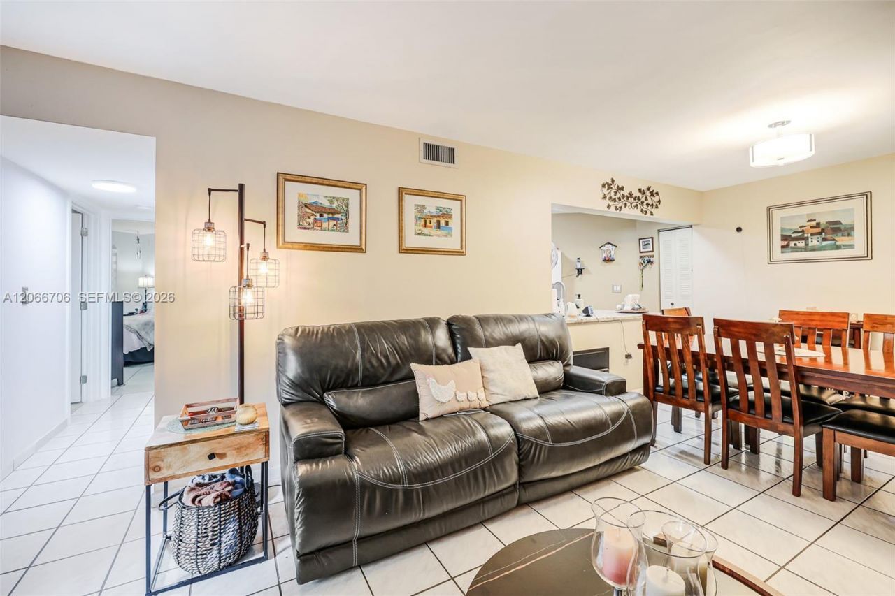 10245 NW 9th St Cir , Unit 102-9, Miami, FL 33172 Photo