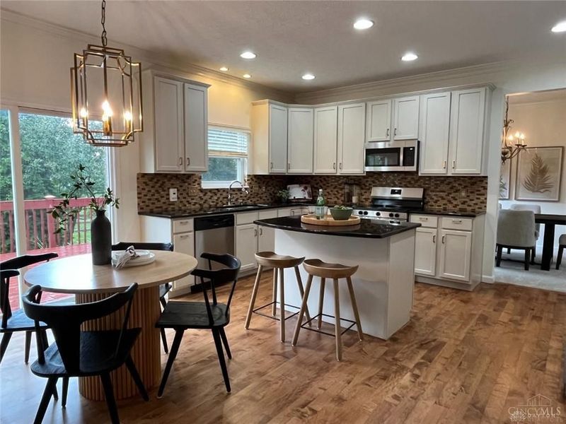 8437 Sea Mist Court, West Chester, OH 45069 Photo 2