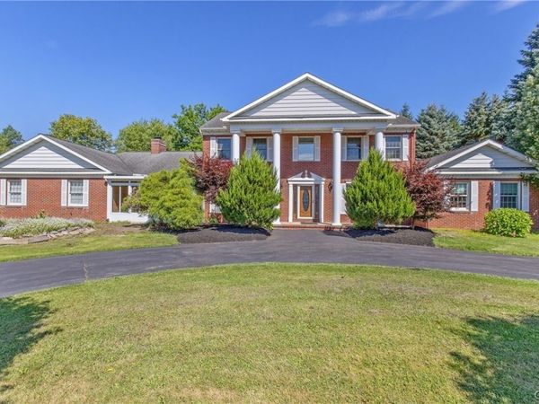 124 Coachmans Whip , Baldwinsville, NY 13027