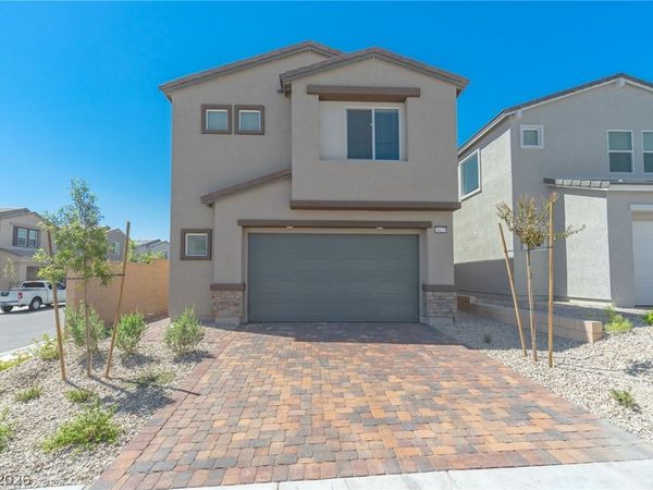 9927 Kimura Hills Avenue, Las Vegas, NV 89129
