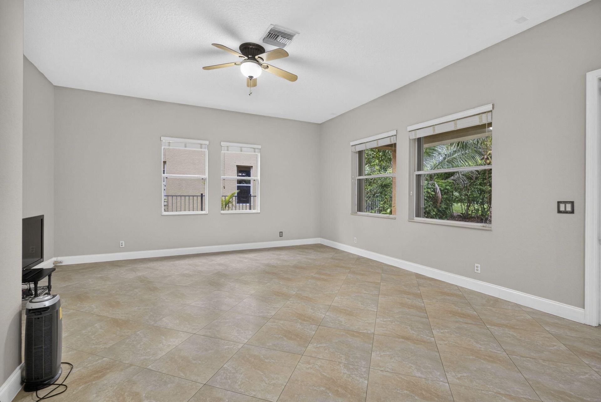742 Cresta Circle, West Palm Beach, FL 33413 Photo