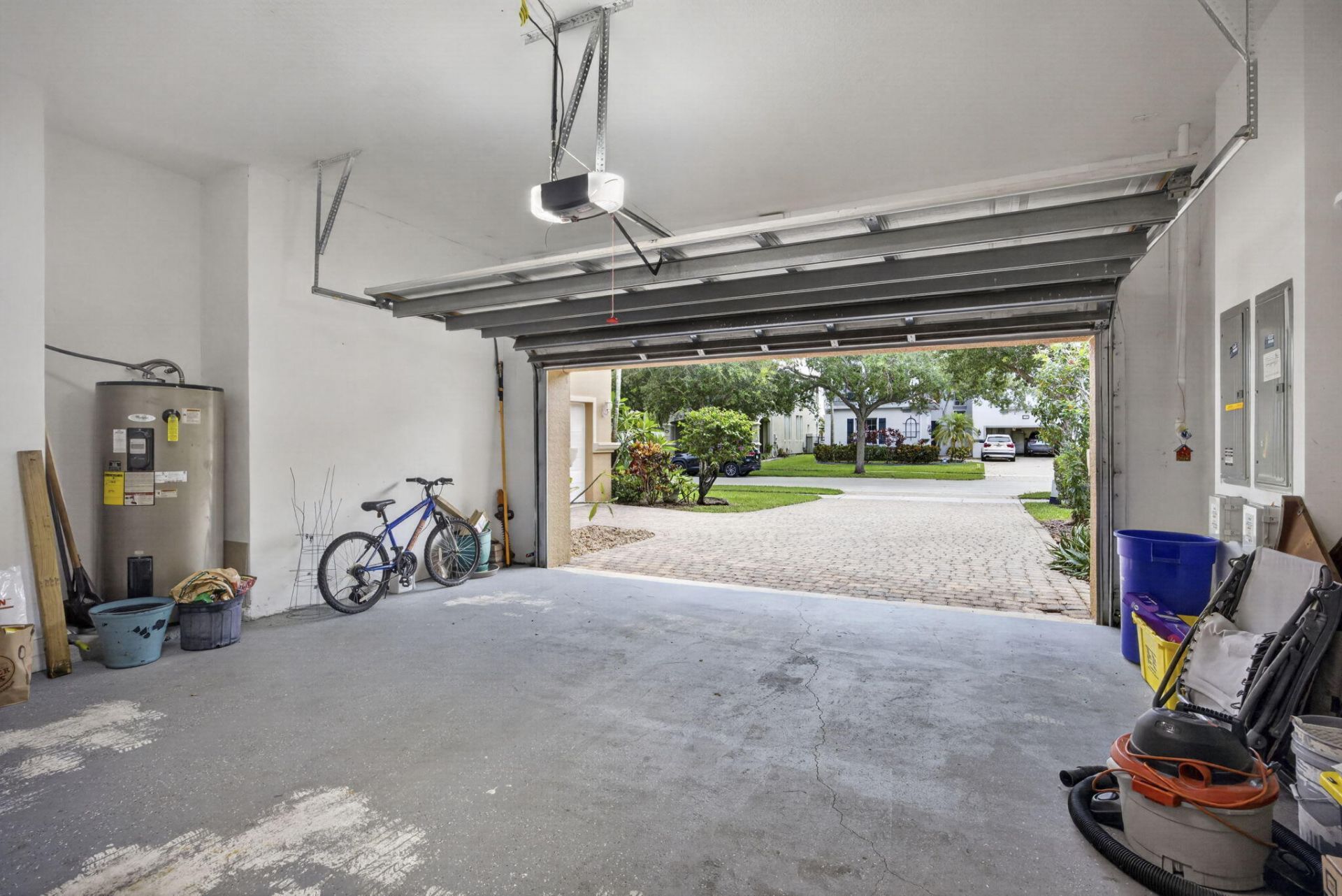 742 Cresta Circle, West Palm Beach, FL 33413 Photo