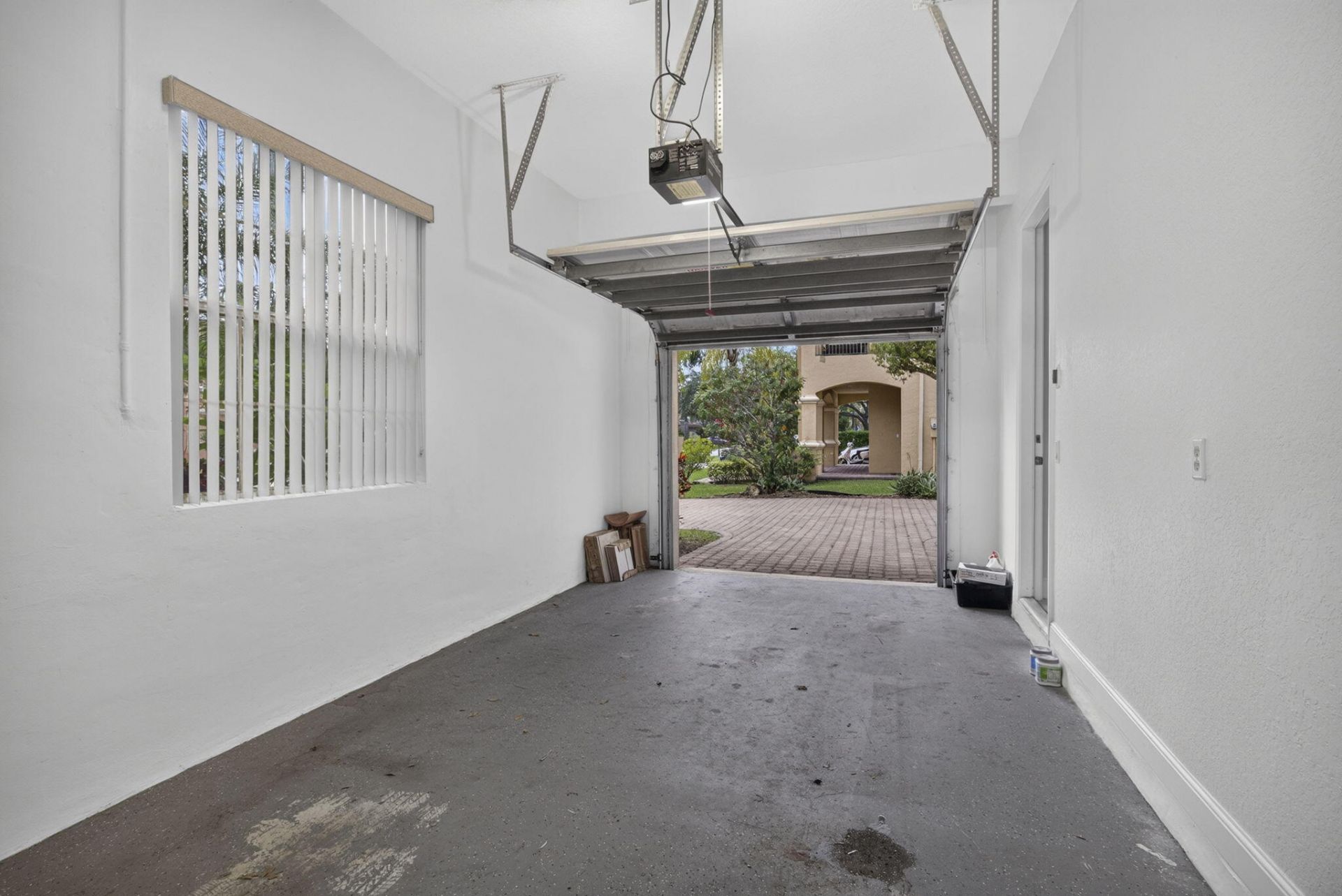742 Cresta Circle, West Palm Beach, FL 33413 Photo