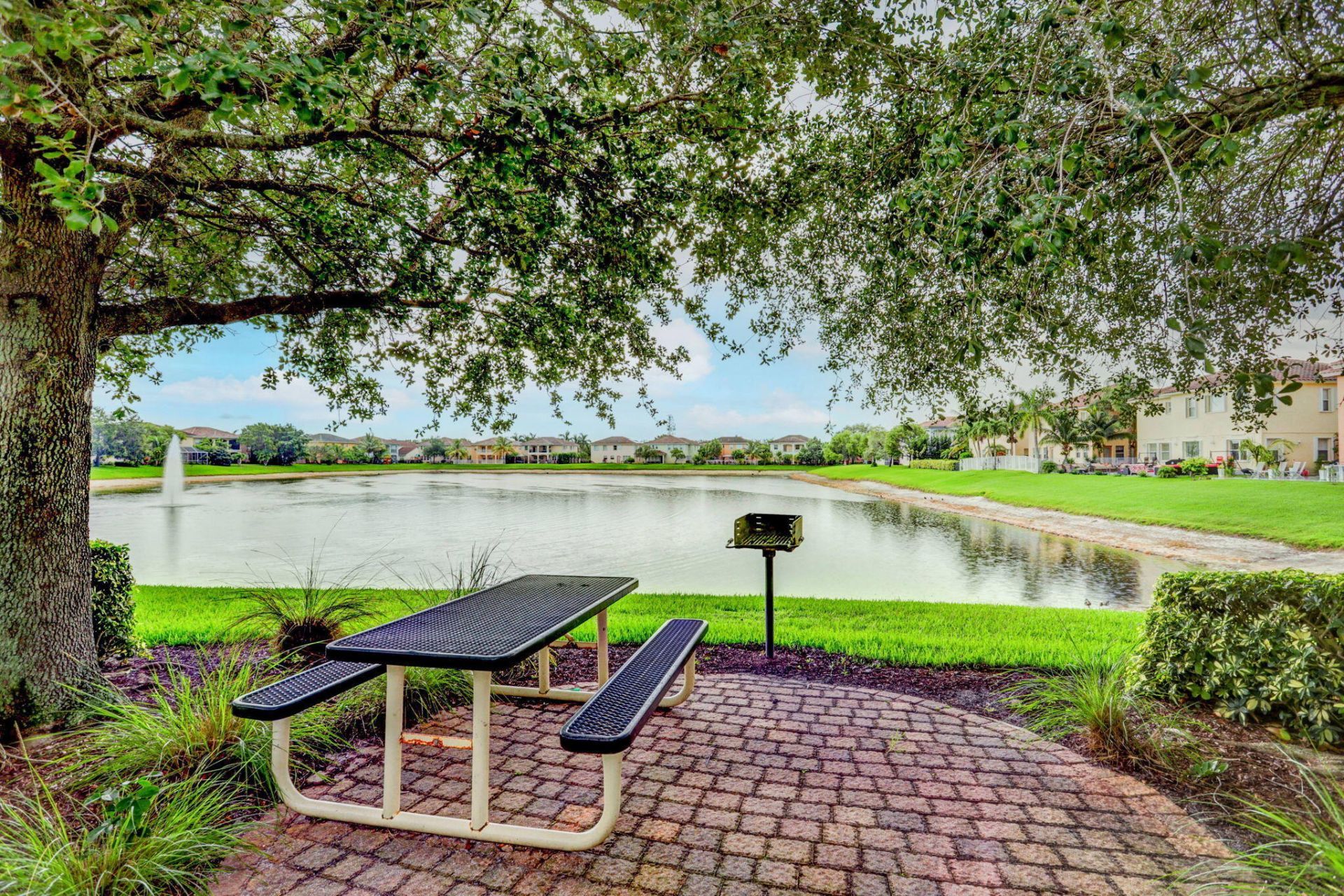 742 Cresta Circle, West Palm Beach, FL 33413 Photo