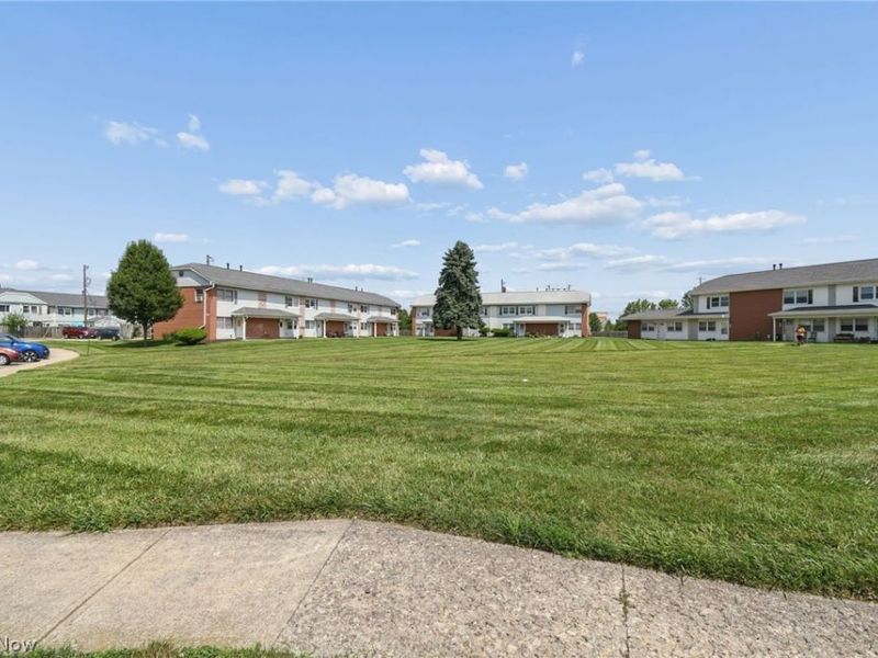 219 Buckeye Circle, Columbus, OH 43217 Photo 6